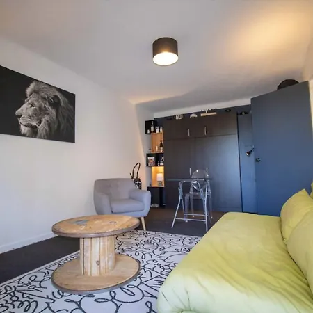 아파트 Beautiful 34m With Terrace In Saint-raphael Saint-Raphaël